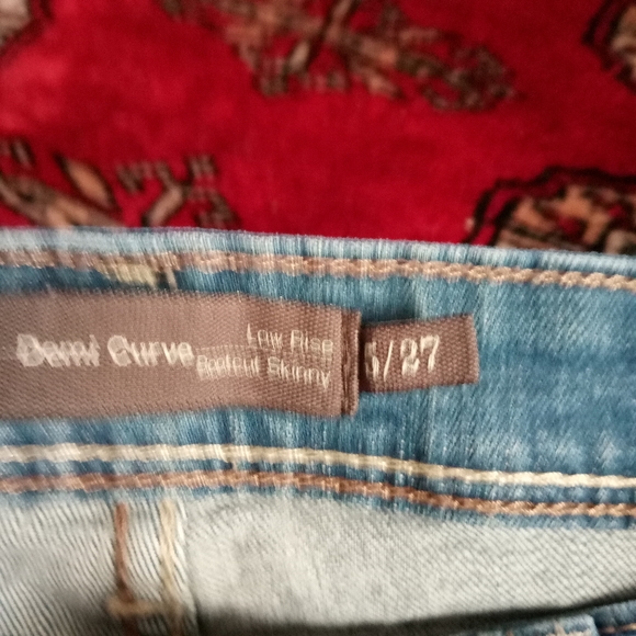 Ladies Levi's skinny and bootcut - Picture 4 of 5